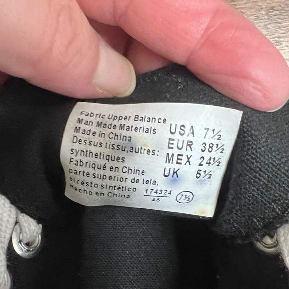 NWOT American Eagle AEO Womens Canvas
Sneakers Size 7 1/2 Black and White - Picture 8 of 8